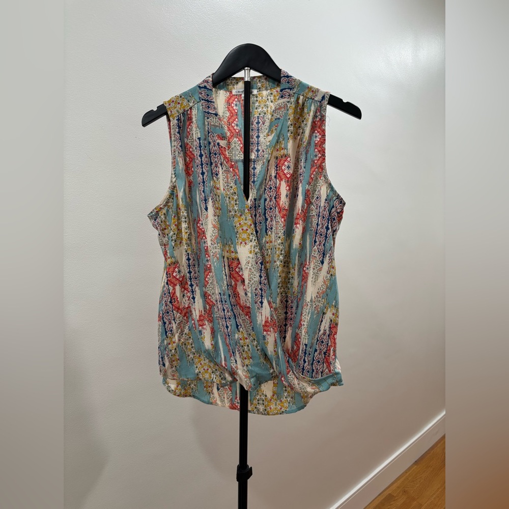 509. Sleeveless V-Neck Printed Blouse in Teal Multi